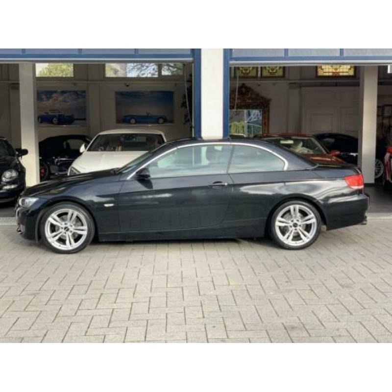 BMW 3 Serie Cabrio 320i High Executive NL AUTO/NW BANDEN EN