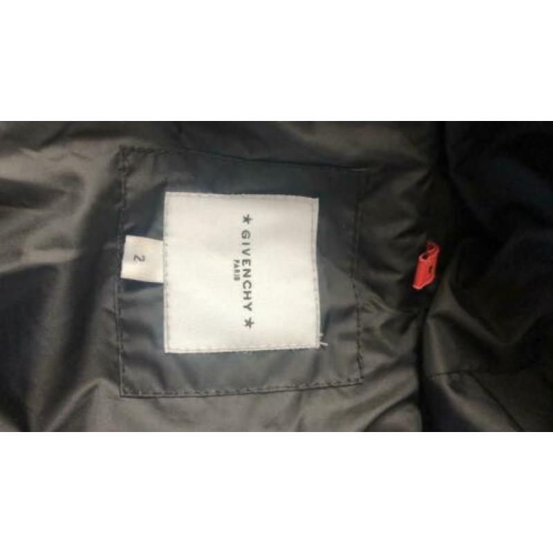 Givenchy winterjas maat 80-86