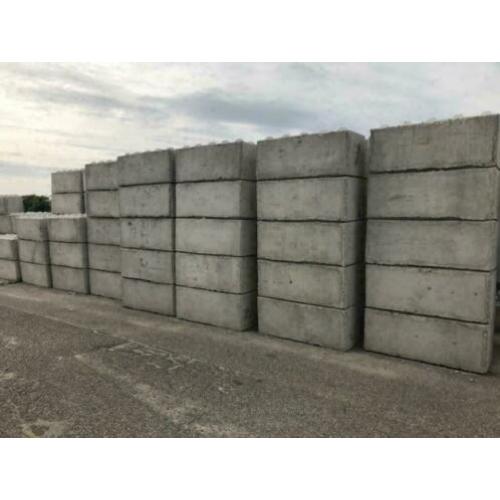 megablokken 150x60x60 (Lxbrxh) restbeton goed en goedkoop