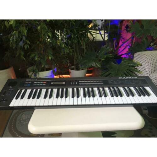 Roland Alpha Juno 2 Analoge Synthesizer