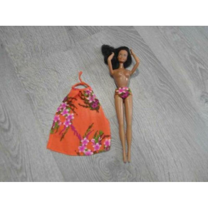 Vintage Barbie Hawaiian superstar 1978 met kledij.