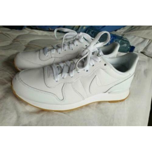 Nike witte sneakers mt 40