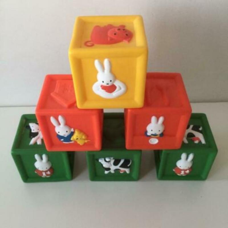 Babyblokken, zachte (rubberen) blokken Nijntje met geluid