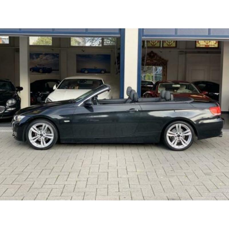 BMW 3 Serie Cabrio 320i High Executive NL AUTO/NW BANDEN EN
