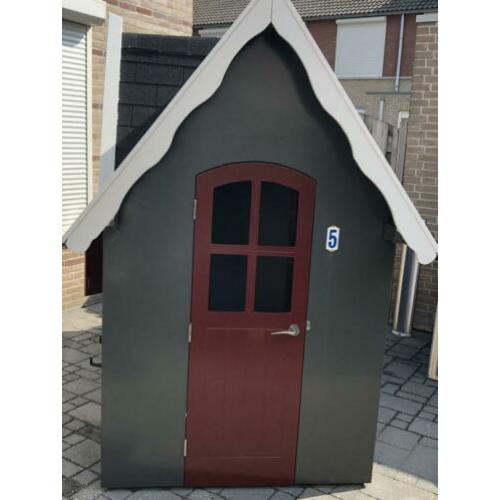 Uniek houten speelhuis