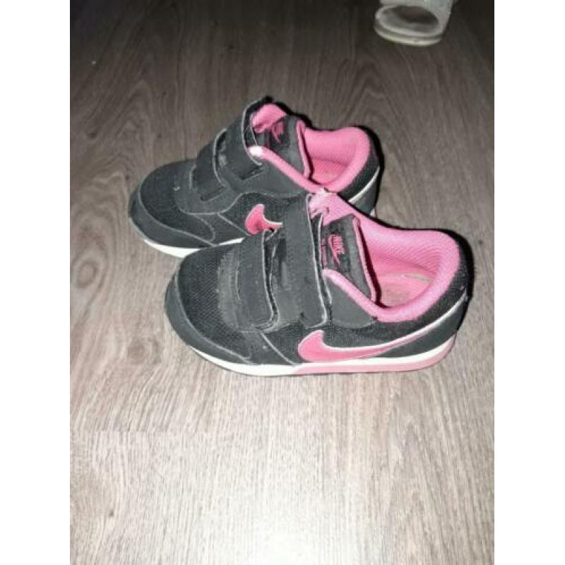 Nike schoenen maat 23,5