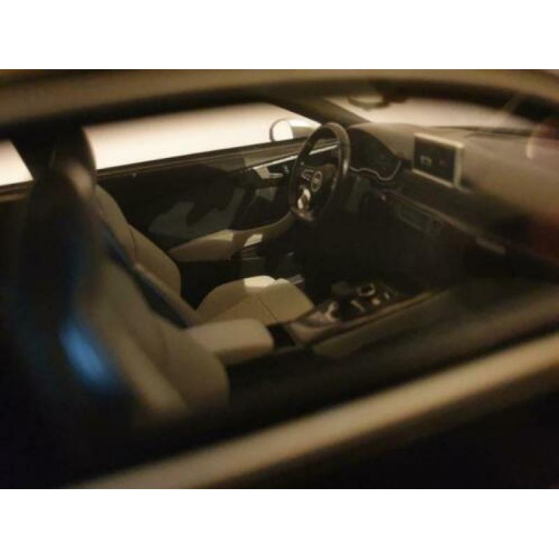 Audi RS5 Mythos zwart 1/18 GT-Spirit