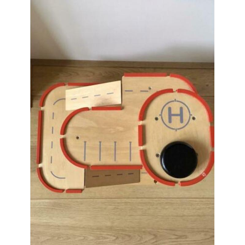 Fijne houten garage van Plan Toys