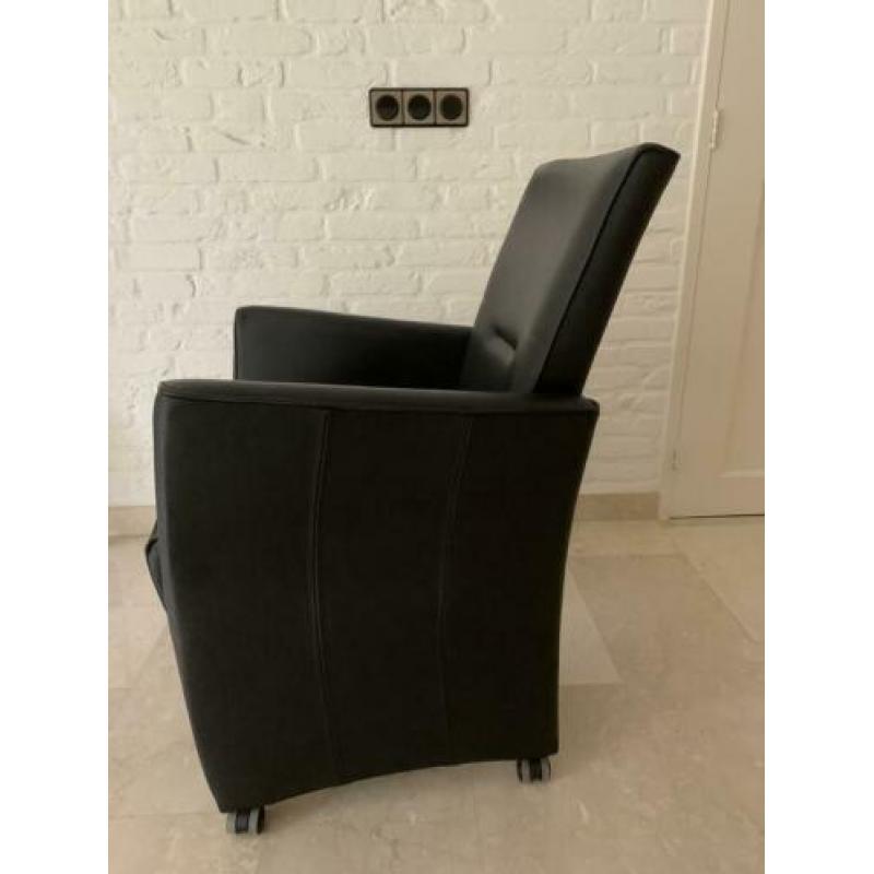3 eetkamer stoelen volledig van Aklasse leer