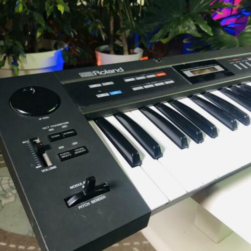 Roland Alpha Juno 2 Analoge Synthesizer
