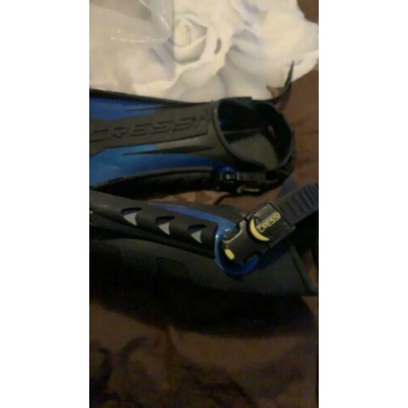 Cressi blauw metallic zwarten vinnen
