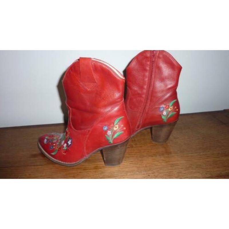 half hoge laarsjes, rood, leer, stoer, laars