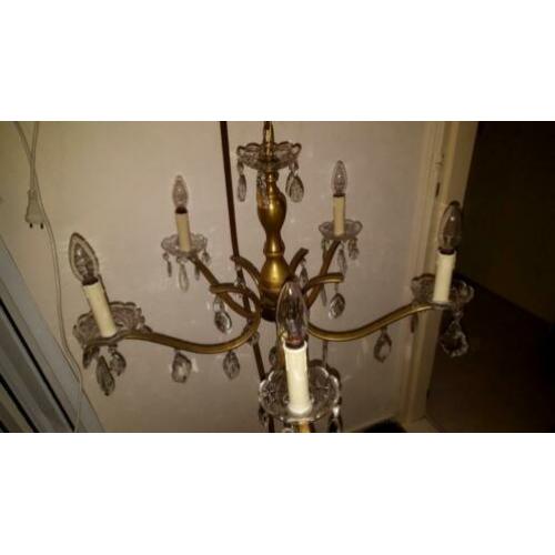 Kroonluchter met kristallen hangers en schaaltjes