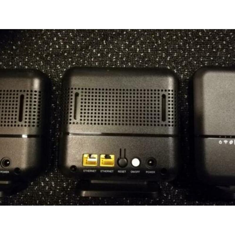 4x kpn experia wifi versterkers met internet kabels