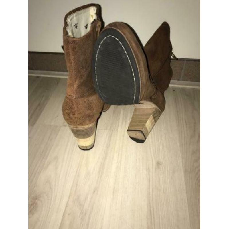 Stoere bruine leren half hoge laarsjes CAT! 39,5 nieuwstaat