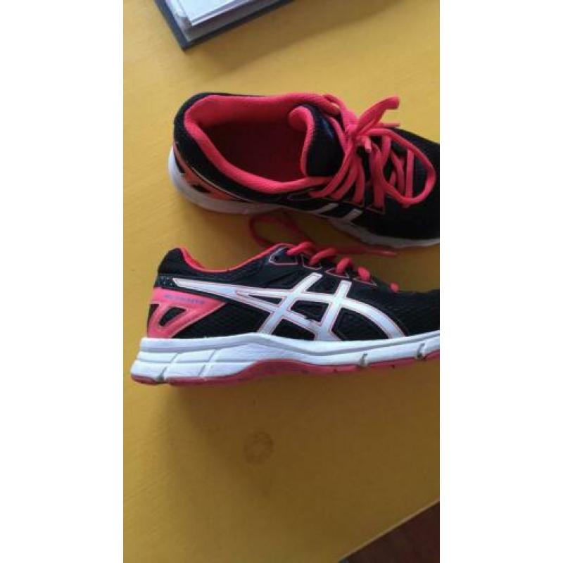 Asics maat 33
