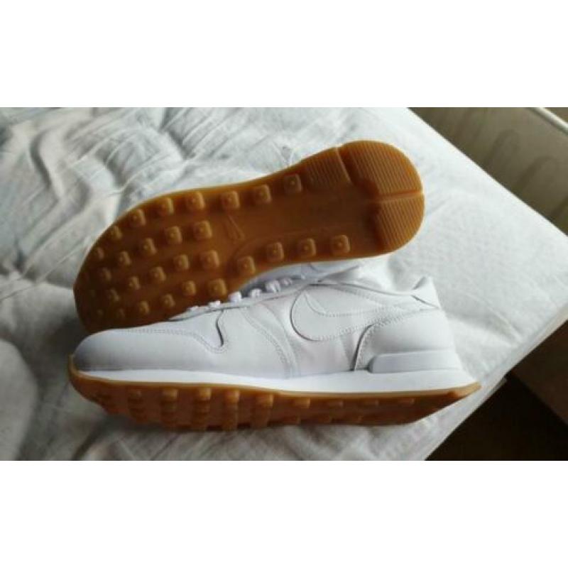 Nike witte sneakers mt 40