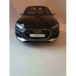 Audi RS5 Mythos zwart 1/18 GT-Spirit