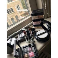 Givenchy make-up. Poeders, foundation / *geswatcht*