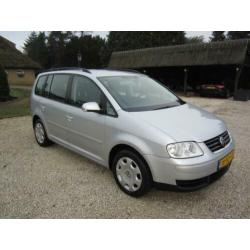 Volkswagen Touran 1.6-16V FSI airco, cruise, trekhaak