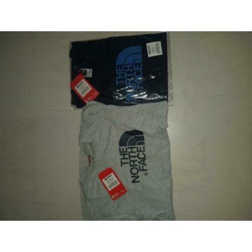 Verschillende soorten kleding van north face. shirts,polo's