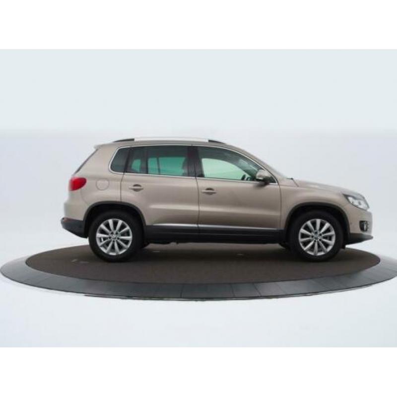 Volkswagen Tiguan 1.4 Tsi 160pk DSG Sport&Style | Panoramada