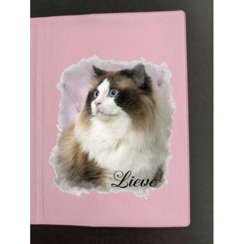 Noorse Boskat hoesje met eigen foto voor enting boekje