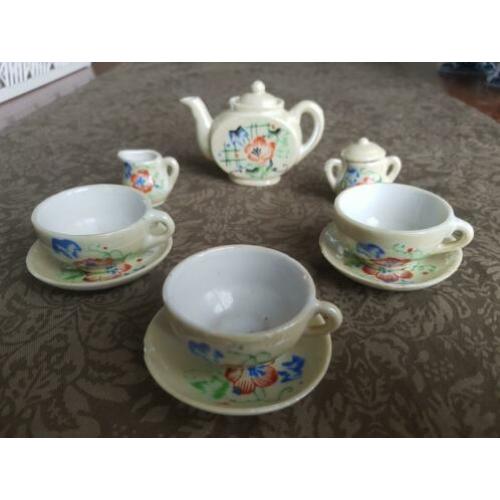 Antiek poppenhuis servies miniatuur servies