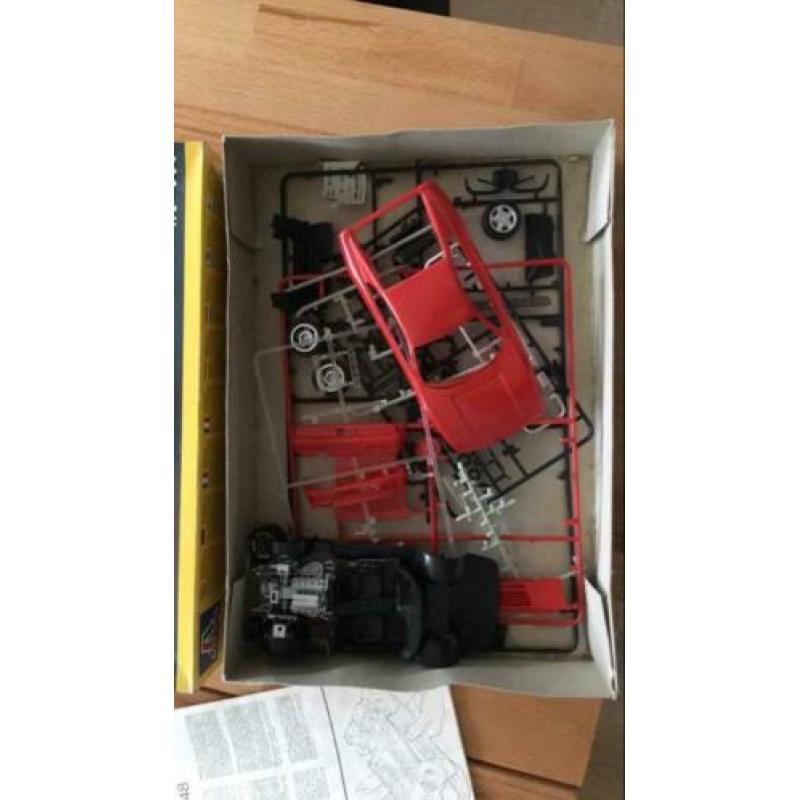 Italeri Ferrari 348tb bouwpakket 1:24