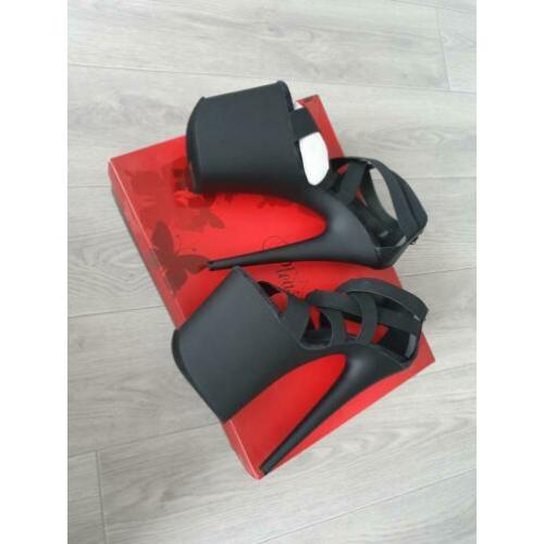 Kinky high heels van pleaser Maat 40