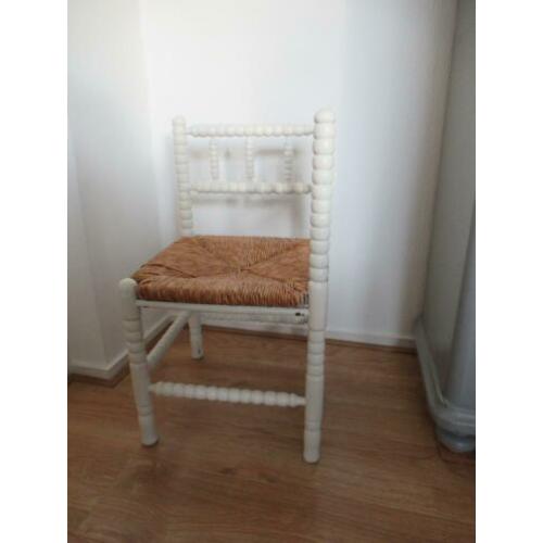 Houten hoekstoeltje met rieten zitting