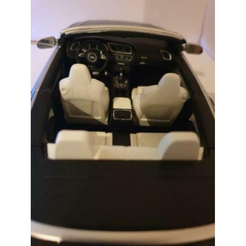 Audi RS5 Cabrio zwart 1/18 GT-Spirit