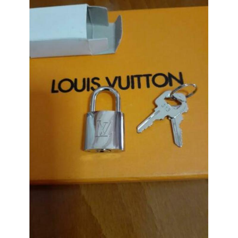 Nieuw te koop louis vuitton slot+sleutel