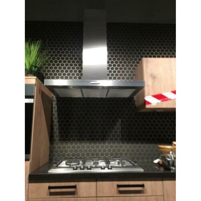Fantastische spetterende showroomkeuken artwood steeneiken 2