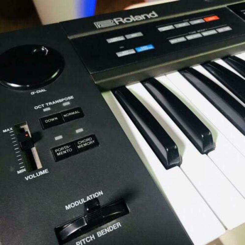 Roland Alpha Juno 2 Analoge Synthesizer