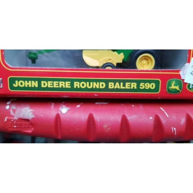 John deere 590 pers britains past bij wiking Siku universal