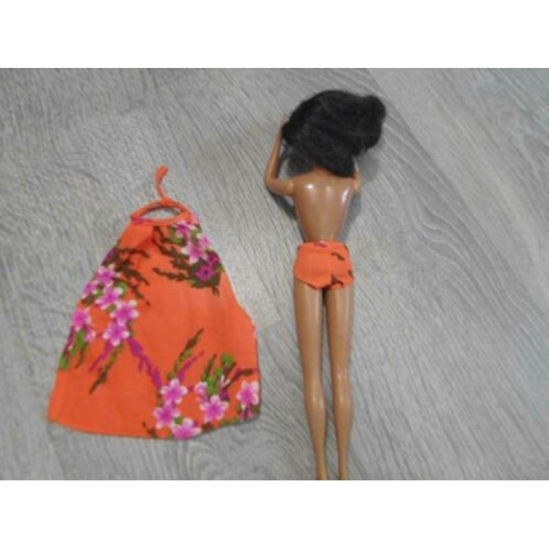 Vintage Barbie Hawaiian superstar 1978 met kledij.