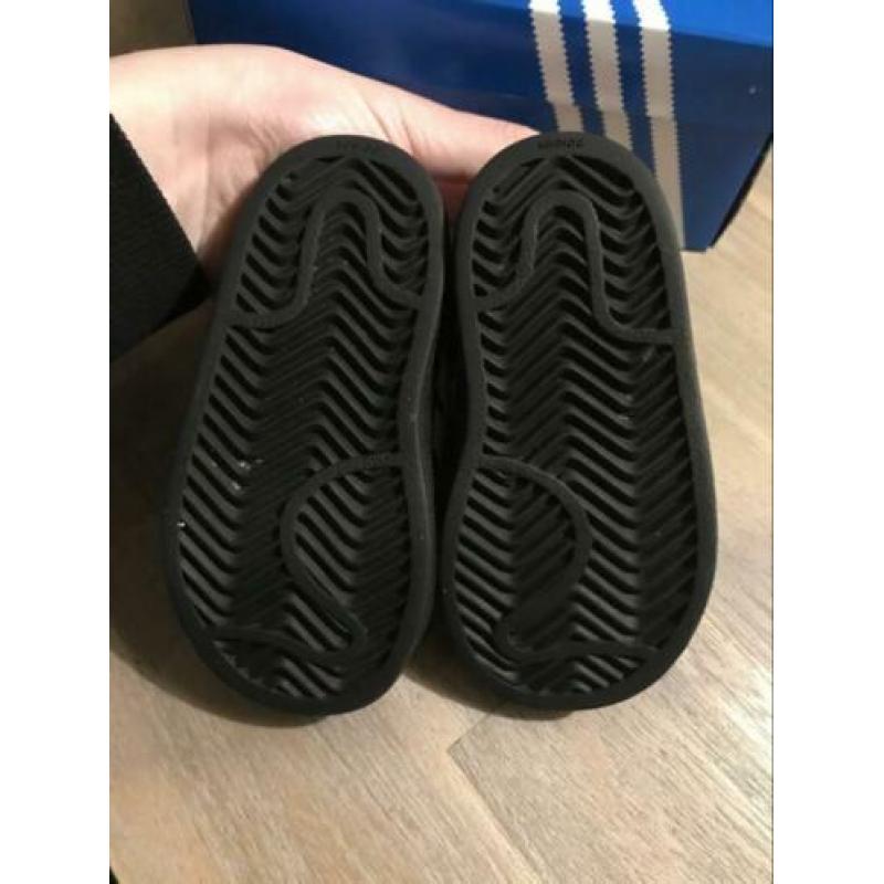 Adidas superstar 20 zwart
