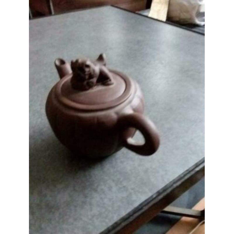 Mooie kleine chinese yixssing theepotje