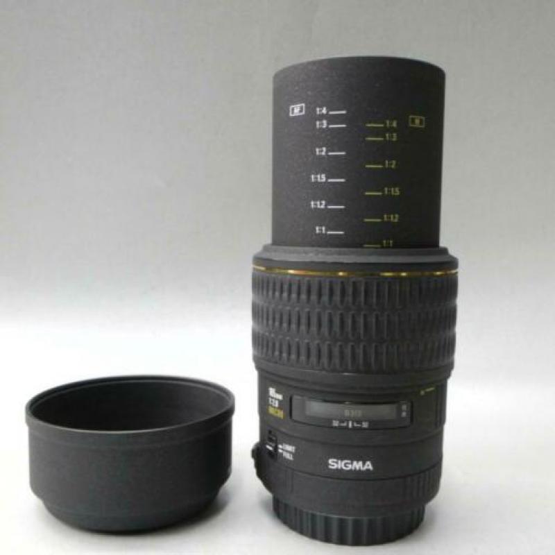 EOS 300 met Sigma Macro 105 mm 1:1