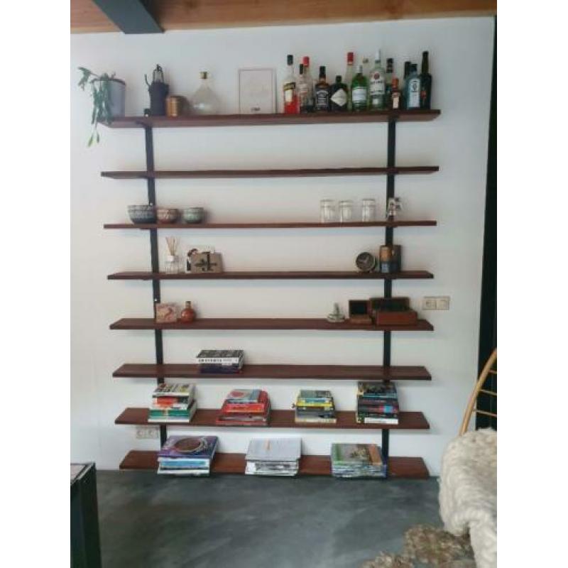 Stalen meubels/frames/lampen/tafels/bankjes/sidetables