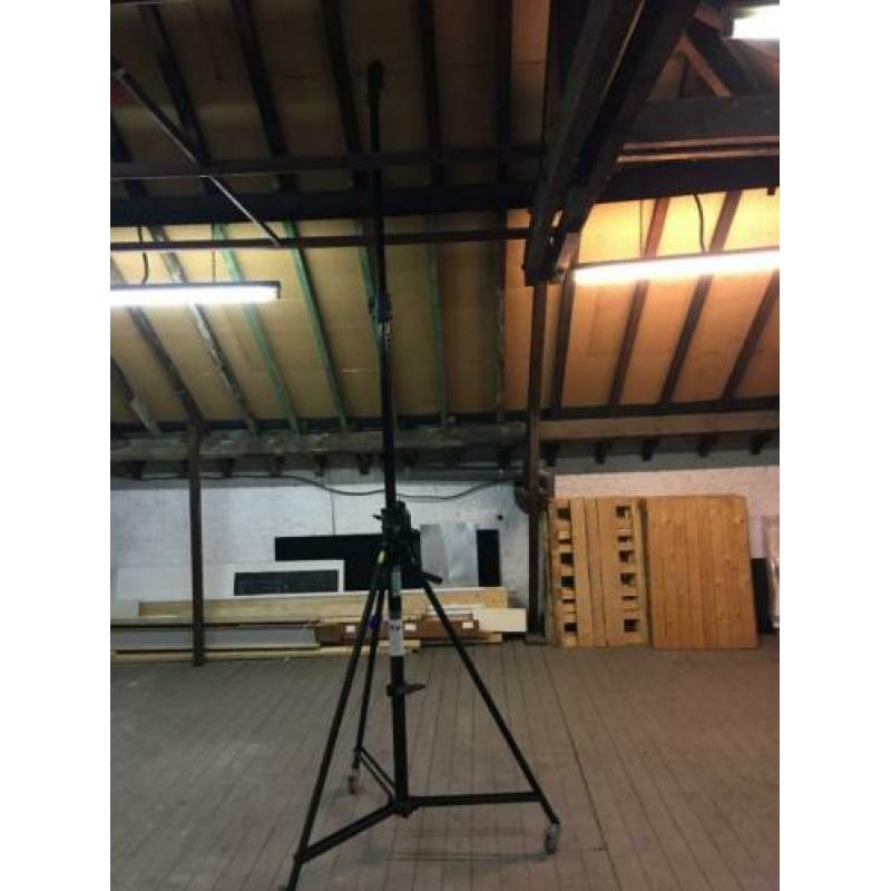 licht statief 2x driepoot op wielen