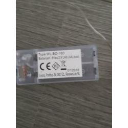 Klein acryl kerstboompje met 16 ledlampjes (NJ907)