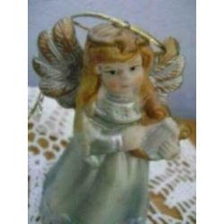 oud kerstengeltje met bel hoogte 8 cm