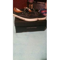 Tommy hilfiger schoenen maat 35