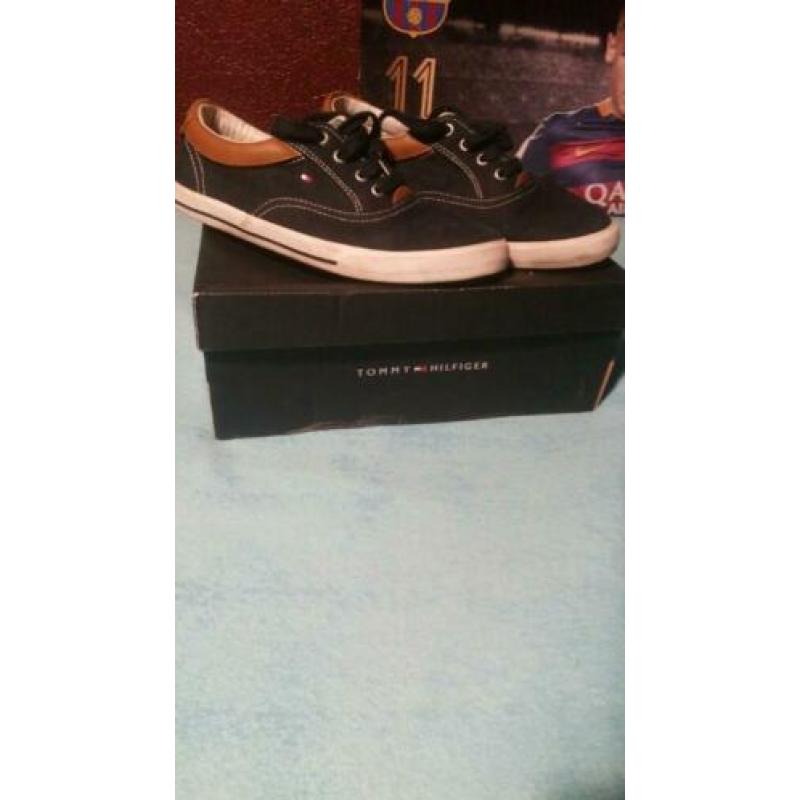 Tommy hilfiger schoenen maat 35