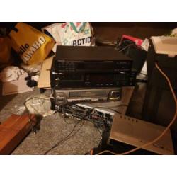 partij radio's wekkers en 3 tv's