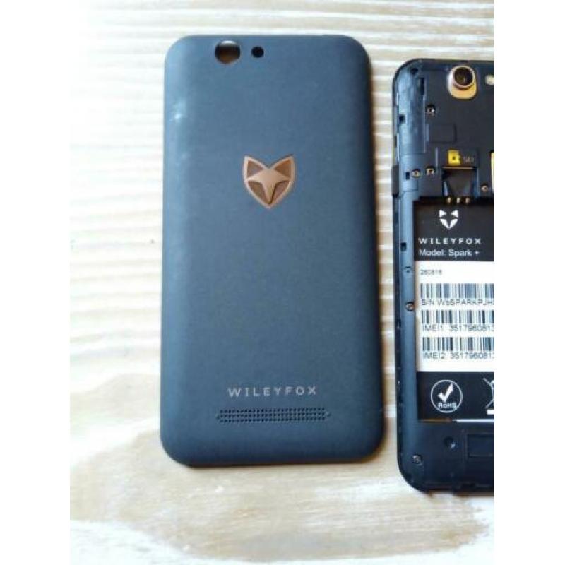 wileyfox spark plus met bookcase voor onderdelen