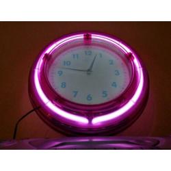 Nextime klok neon verlichting deco retro vegas bar mancave