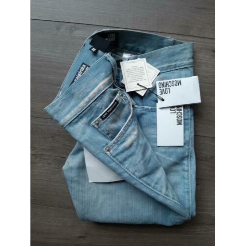 Love moschino 28